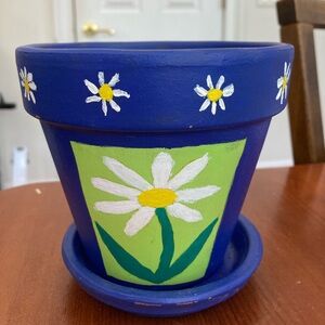 Hand-painted decorative Terri cottage pot